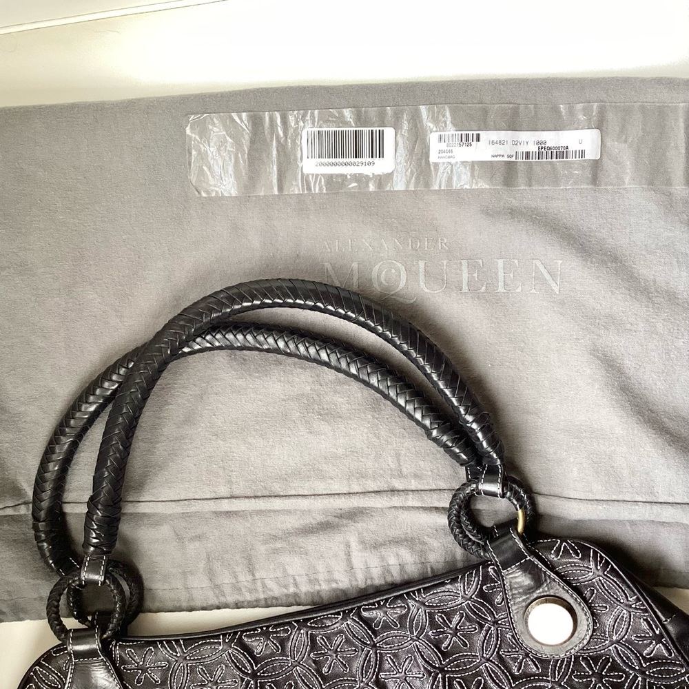 Alexander McQueen Black Large Shoulder Bag - Picture 11 of 15